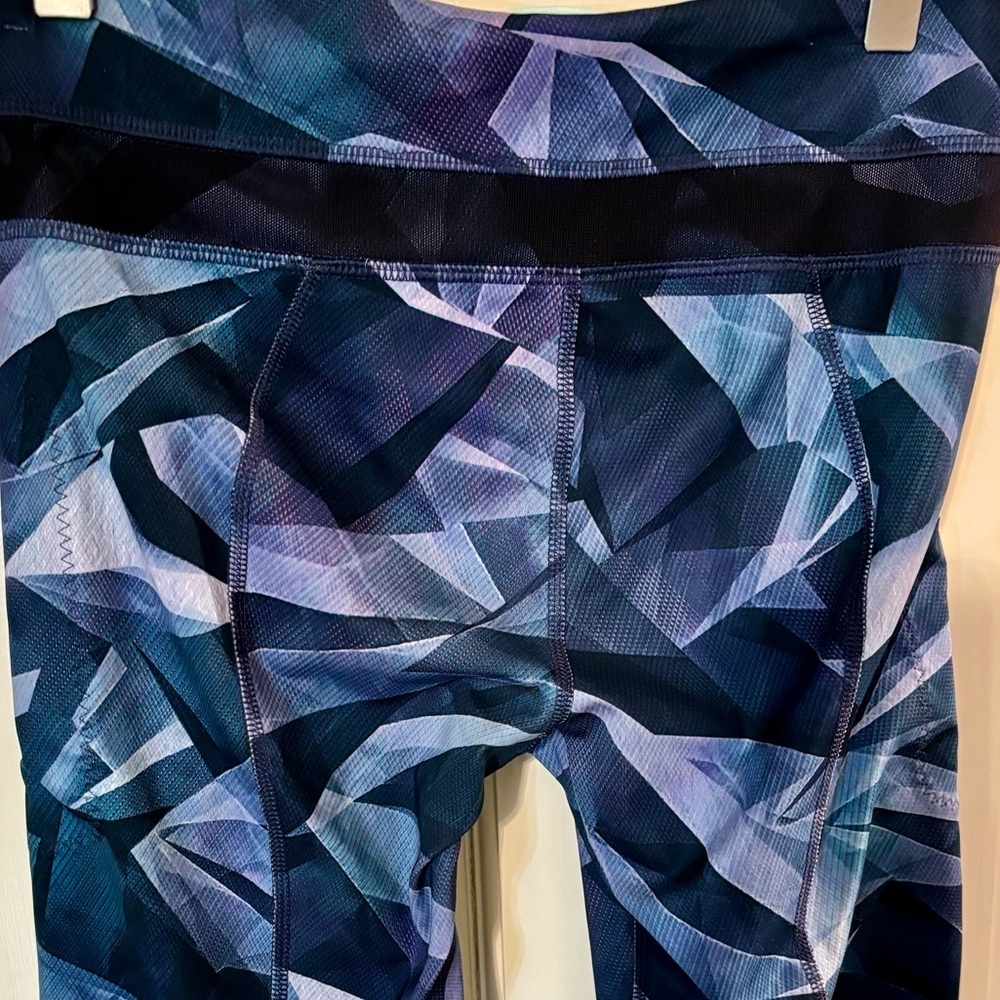 Lululemon Inspire Tight II Full-On Luxtreme Pretty Prism Leggings Size 4 - Picture 5 of 10